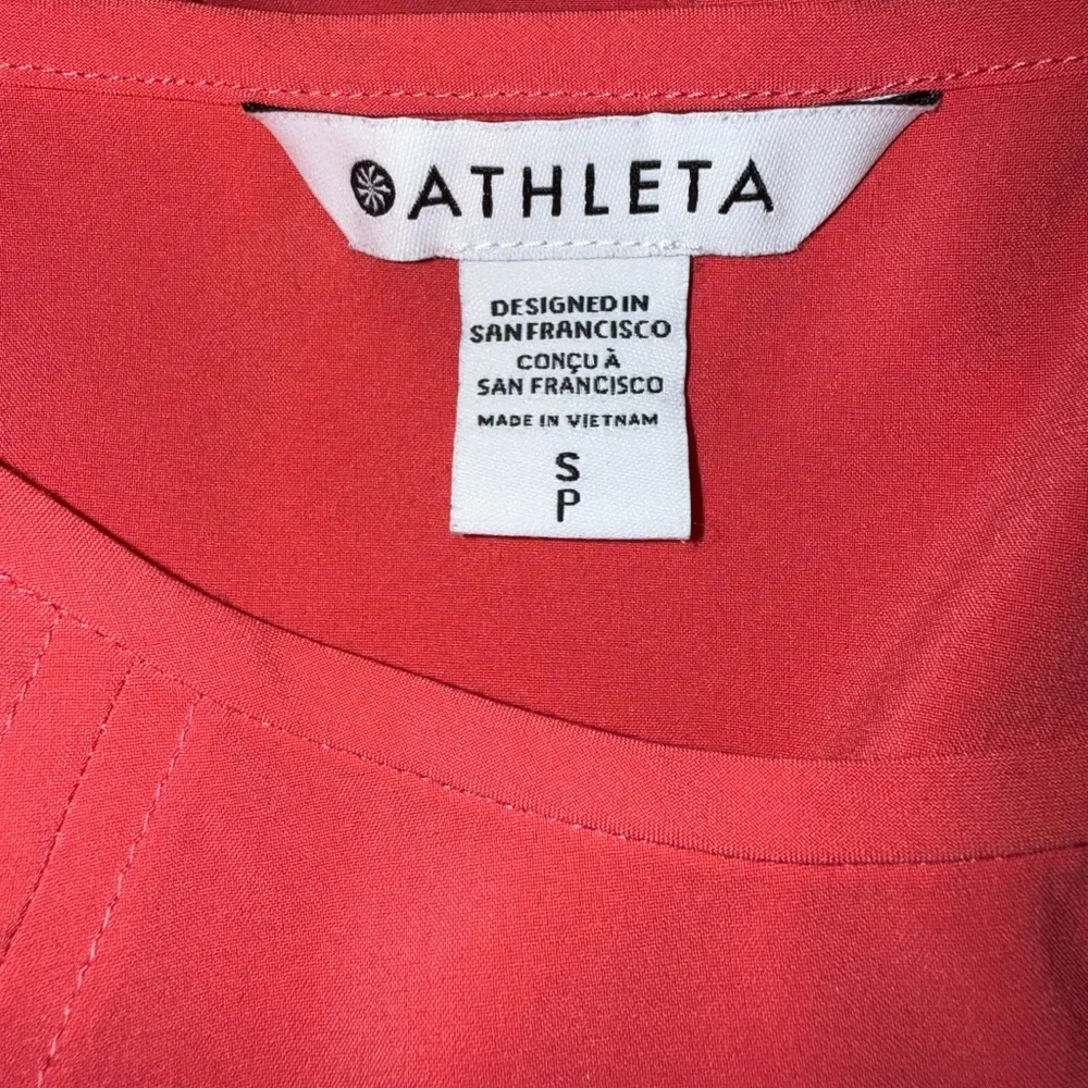 Athleta Refined Zephyr Tank size Small sleeveless pink coral